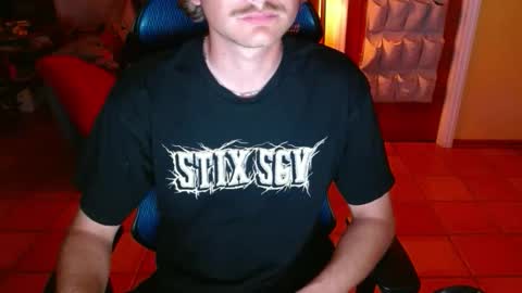 Snapshot of couldbesleeping chatting on December 14, 2:28 am couldbe online show from December 14, 2:28 am