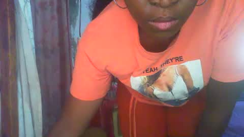 couleur_vanille online show from December 3, 12:38 pm