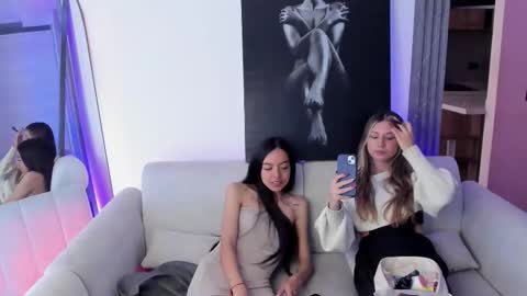 Snapshot of couple_funnyy chatting on November 29, 9:29 pm couple_funnyy online show from November 29, 9:29 pm