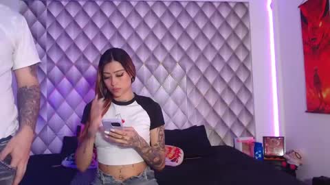 Couplelatin online show from March 22, 7:39 pm