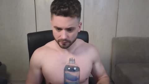 Snapshot of cowboylean chatting on November 30, 4:38 am cbl online show from November 30, 4:38 am