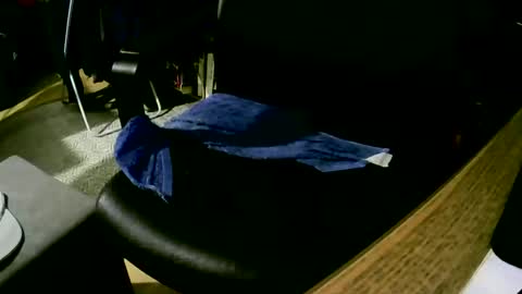 Snapshot of coyote017 chatting on February 9, 4:18 pm coyote017 online show from February 9, 4:18 pm