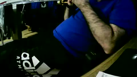 Snapshot of coyote017 chatting on February 17, 6:26 pm coyote017 online show from February 17, 6:26 pm