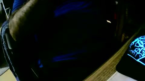 Snapshot of coyote017 chatting on November 18, 6:01 pm coyote017 online show from November 18, 6:01 pm