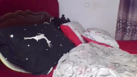 Erykah online show from December 5, 8:55 pm