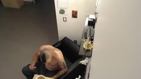 Snapshot of cravedave_d chatting on September 30, 3:22 am cravedave d online show from September 30, 3:22 am