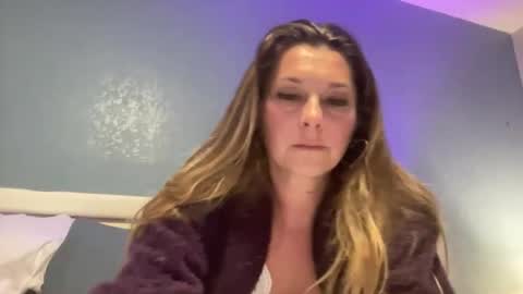 CraveUsXo online show from February 15, 7:38 am