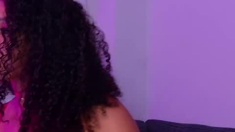 Laura  online show from December 1, 10:04 pm