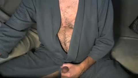 Snapshot of crazy4vegas chatting on December 18, 8:31 am crazy4vegas online show from December 18, 8:31 am