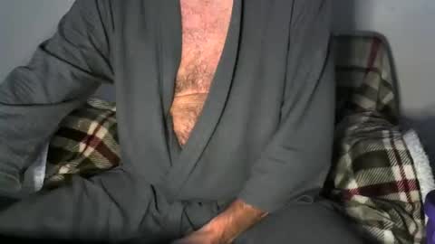 Snapshot of crazy4vegas chatting on January 10, 8:51 am crazy4vegas online show from January 10, 8:51 am