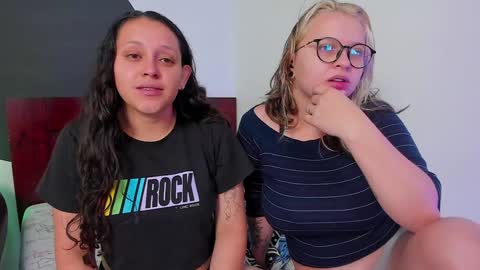 Snapshot of crazy_cakes_ chatting on December 7, 3:30 pm Lexie  Rose  online show from December 7, 3:30 pm