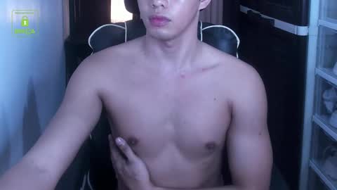 Snapshot of crazyasiancum chatting on December 3, 5:48 am Zion online show from December 3, 5:48 am