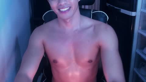 Snapshot of crazyasiancum chatting on December 17, 3:45 am Zion online show from December 17, 3:45 am