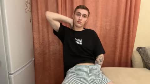 Snapshot of crazybottom99 chatting on December 23, 3:12 pm Alex online show from December 23, 3:12 pm