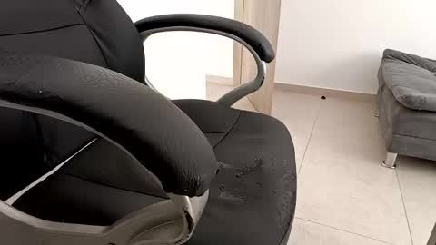 Snapshot of crazylive5 chatting on December 3, 2:27 pm crazylive5 online show from December 3, 2:27 pm