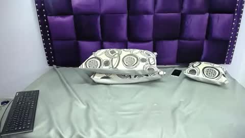 Snapshot of crazyonme chatting on December 31, 12:15 pm diosalinda online show from December 31, 12:15 pm