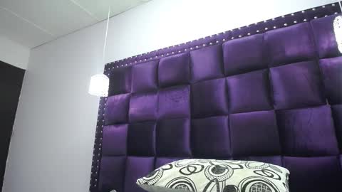 Snapshot of crazyonme chatting on January 4, 11:06 pm diosalinda online show from January 4, 11:06 pm