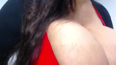 Snapshot of crazyonme chatting on December 4, 4:00 am diosalinda online show from December 4, 4:00 am