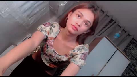 Snapshot of creamy_delilah chatting on October 24, 10:00 am Delilah online show from October 24, 10:00 am