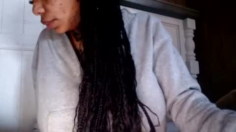 Snapshot of creamyexotica chatting on January 8, 9:01 pm CreamyExotica online show from January 8, 9:01 pm