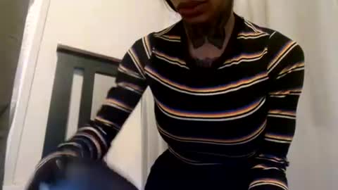 Snapshot of creamyexotica chatting on February 6, 10:48 am CreamyExotica online show from February 6, 10:48 am