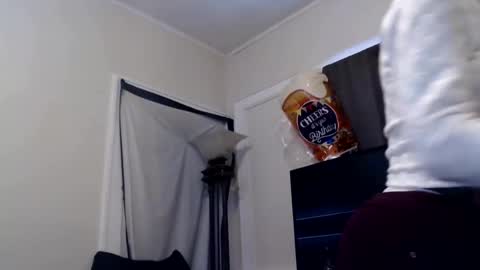 Snapshot of creamyexotica chatting on February 21, 4:59 pm CreamyExotica online show from February 21, 4:59 pm