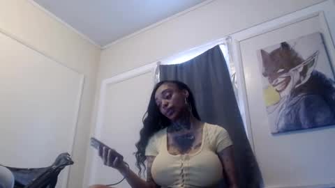 Snapshot of creamyexotica chatting on March 7, 3:07 pm CreamyExotica online show from March 7, 3:07 pm