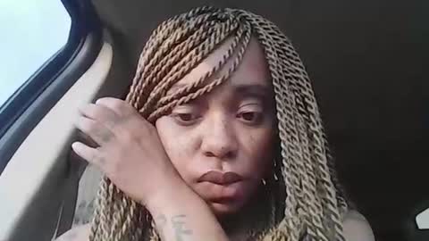 Snapshot of creamyexotica chatting on October 16, 1:23 pm CreamyExotica online show from October 16, 1:23 pm