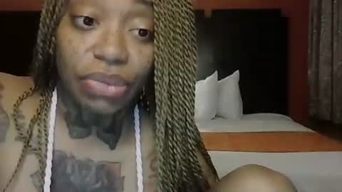 Snapshot of creamyexotica chatting on November 30, 11:14 am CreamyExotica online show from November 30, 11:14 am