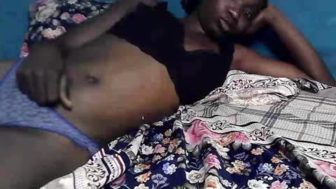 Snapshot of creamyxsugar chatting on October 29, 7:43 am creamyxsugar online show from October 29, 7:43 am