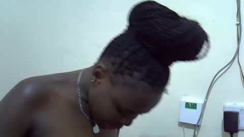 Snapshot of creamyypussyy chatting on November 3, 10:21 pm creamyypussyy online show from November 3, 10:21 pm