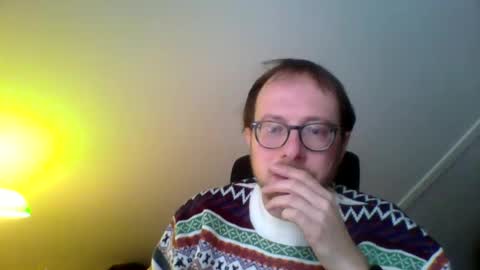 Snapshot of creloxp chatting on December 10, 10:28 am creloxp online show from December 10, 10:28 am