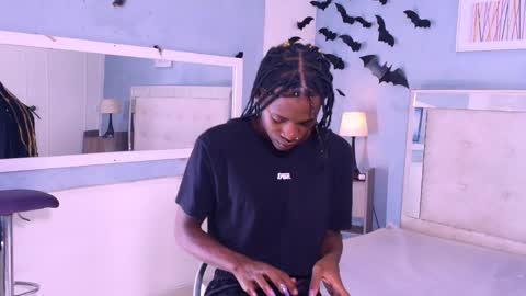 CriisBrown  online show from November 4, 6:29 pm