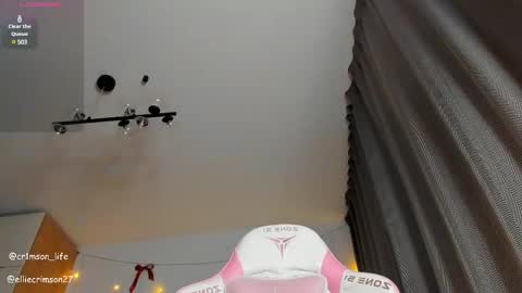 Snapshot of crimson_baby chatting on March 5, 7:05 am crimson baby online show from March 5, 7:05 am