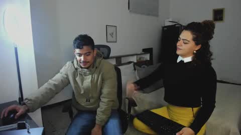 Snapshot of crimson_heart chatting on December 1, 11:36 pm Crimson heart online show from December 1, 11:36 pm