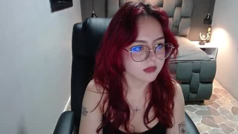 Snapshot of crimson_tati chatting on December 5, 10:33 am Tatiana online show from December 5, 10:33 am