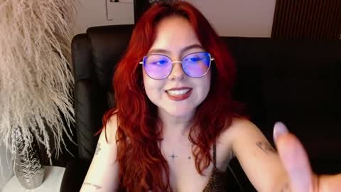 Snapshot of crimson_tati chatting on December 6, 10:38 am Tatiana online show from December 6, 10:38 am