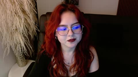Snapshot of crimson_tati chatting on December 14, 8:56 am Tatiana online show from December 14, 8:56 am