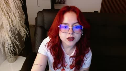 Snapshot of crimson_tati chatting on December 20, 4:20 am Tatiana online show from December 20, 4:20 am
