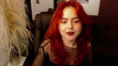 Snapshot of crimson_tati chatting on January 9, 9:27 am Tatiana online show from January 9, 9:27 am
