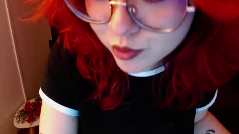Snapshot of crimson_tati chatting on March 7, 10:24 am Tatiana online show from March 7, 10:24 am