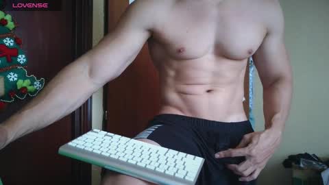 Snapshot of cris2428 chatting on November 29, 8:12 pm cris2428 online show from November 29, 8:12 pm