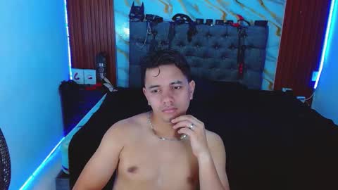 Snapshot of crisandmery chatting on November 30, 2:26 am CRISANDMERY online show from November 30, 2:26 am