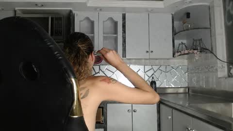 Cristina Onazis online show from April 9, 12:10 am