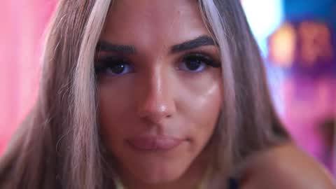 Crissy online show from April 14, 9:04 am