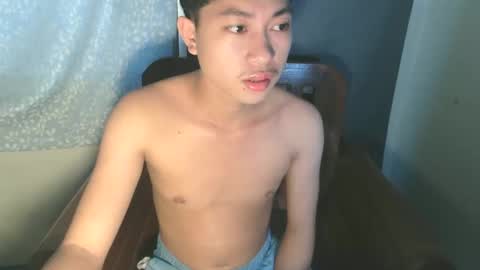 Snapshot of cristal1xox chatting on November 4, 1:05 am cristal1xox online show from November 4, 1:05 am