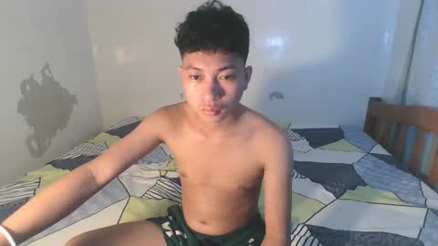 Snapshot of cristal1xox chatting on November 19, 5:29 am cristal1xox online show from November 19, 5:29 am