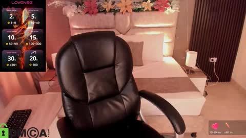 cristal__adams online show from November 29, 12:30 pm