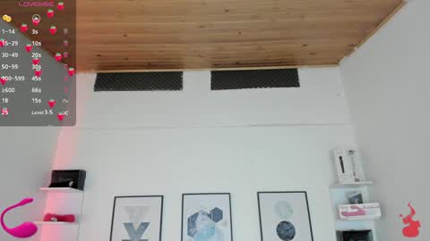 Snapshot of cristal__hot_1 chatting on January 10, 10:28 am Cristal online show from January 10, 10:28 am