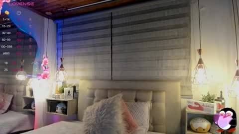 Snapshot of cristal__hot_1 chatting on October 18, 4:15 am Cristal online show from October 18, 4:15 am